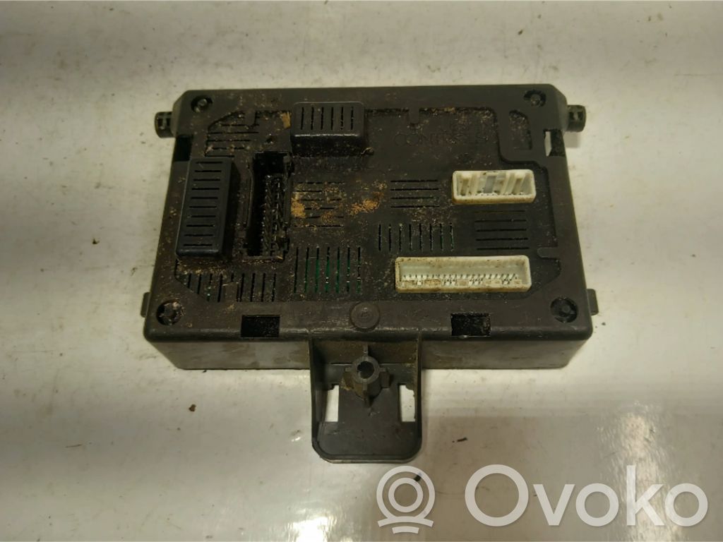 Renault Clio III Komforta modulis 