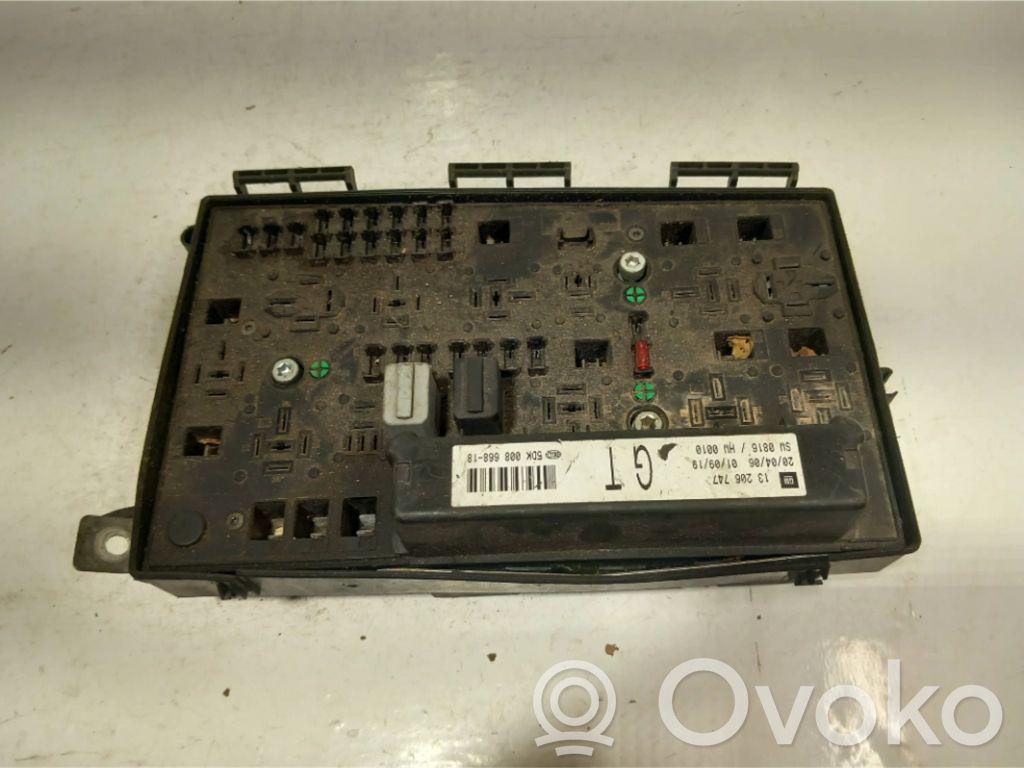 Opel Zafira B Módulo de fusible 