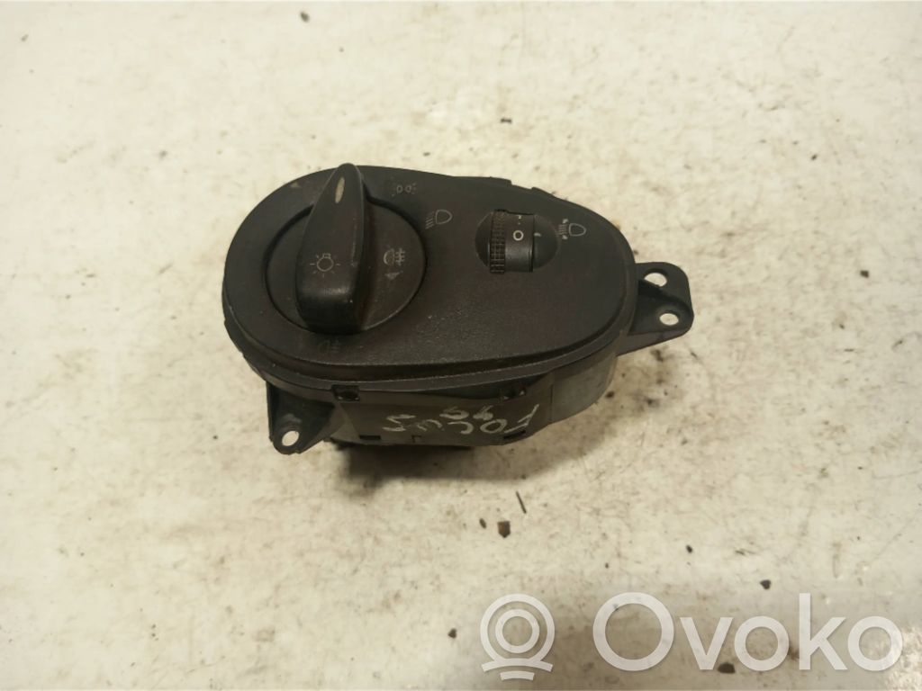 Ford Focus Light switch 