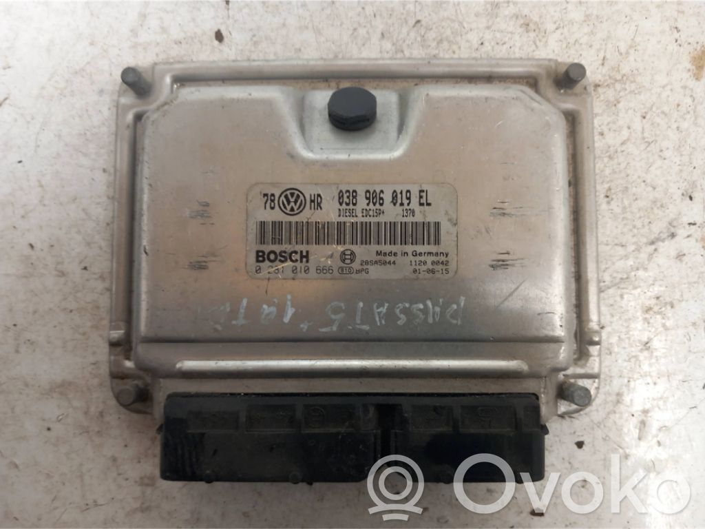 Volkswagen PASSAT B5.5 Engine control unit/module 