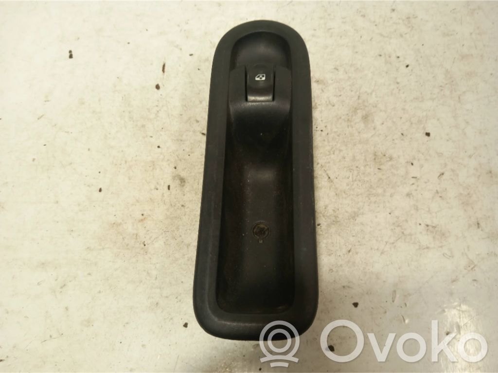 Renault Clio III Electric window control switch 