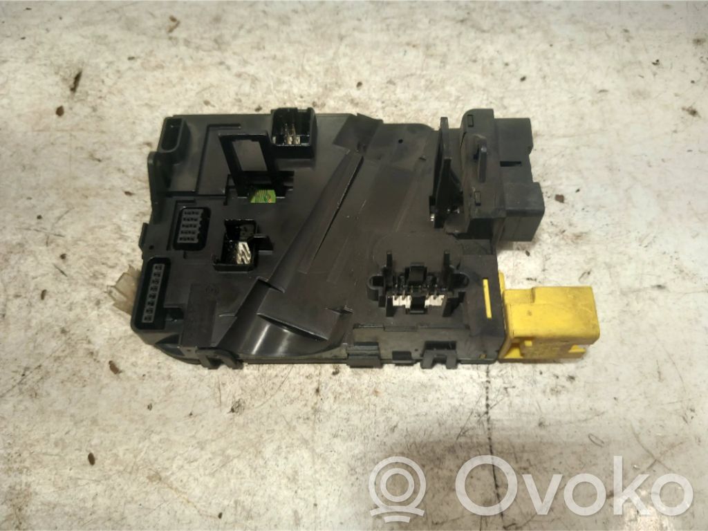 Volkswagen Golf V Steering wheel adjustment handle/lever 