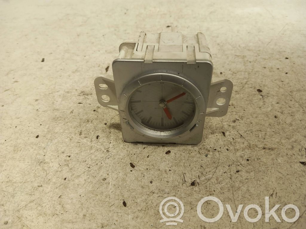Mitsubishi Outlander Reloj 