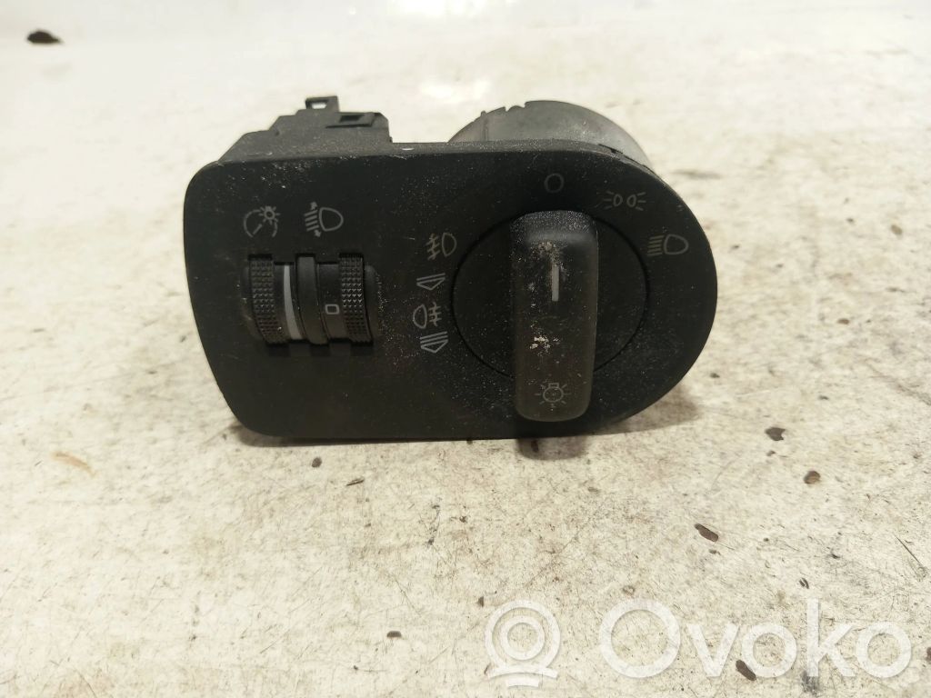 Audi A3 S3 8P Light switch 