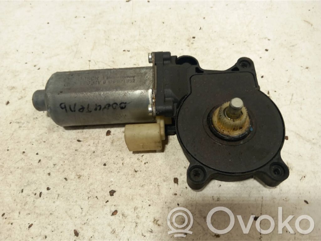 BMW X5 E53 Silnik regulatora szyby drzwi przednich 