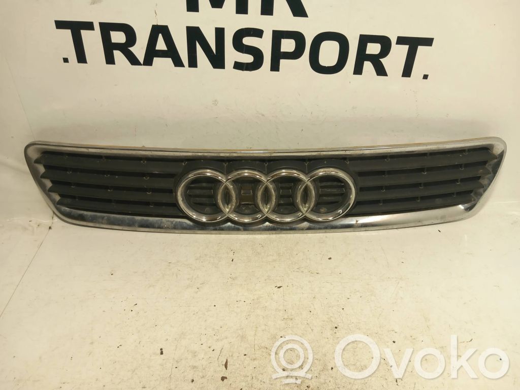 Audi A4 S4 B5 8D Etusäleikkö 