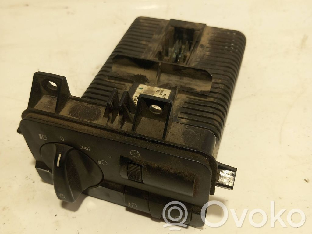 Light switch   6925082,532228824,0007767