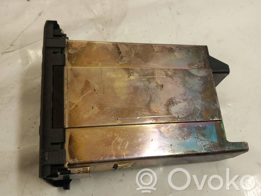 Volvo V70 Radio/CD/DVD/GPS head unit 