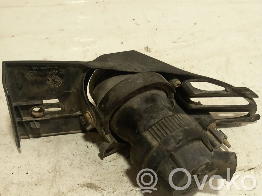 BMW 7 E65 E66 Etusumuvalo 