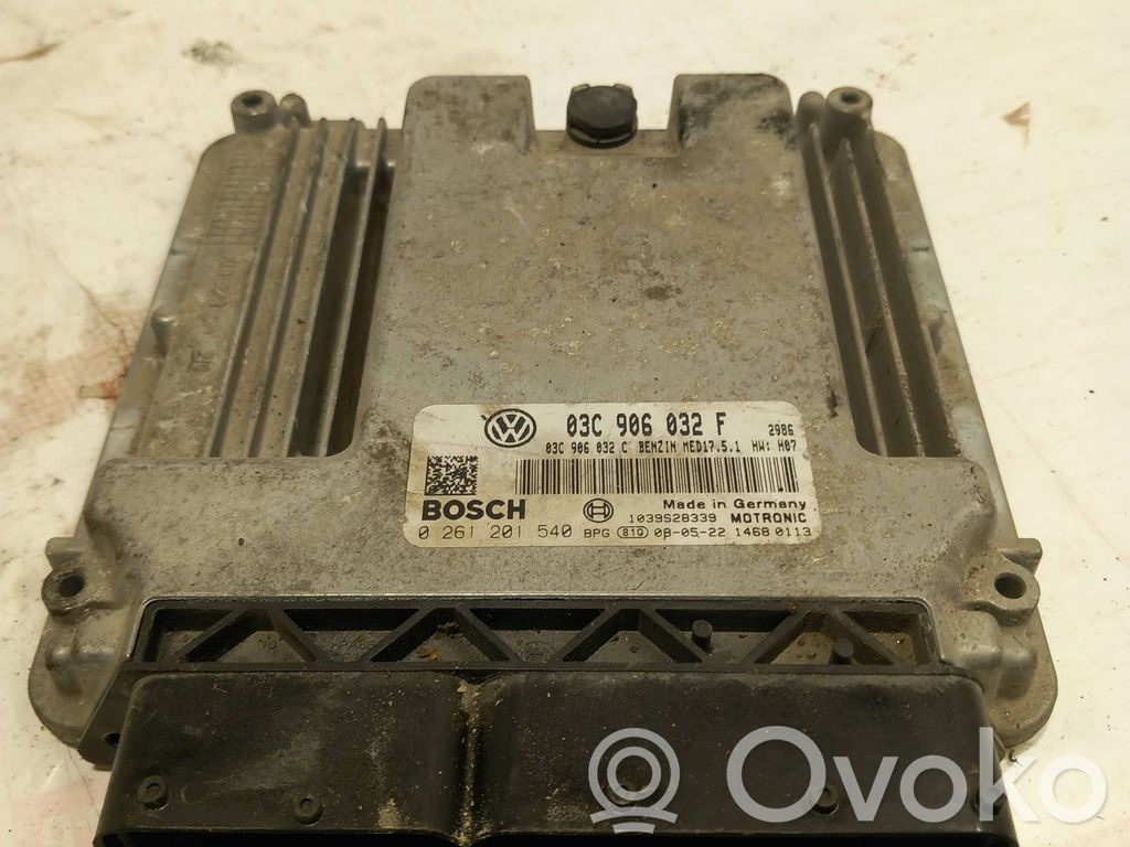 Volkswagen Touran I Engine control unit/module 
