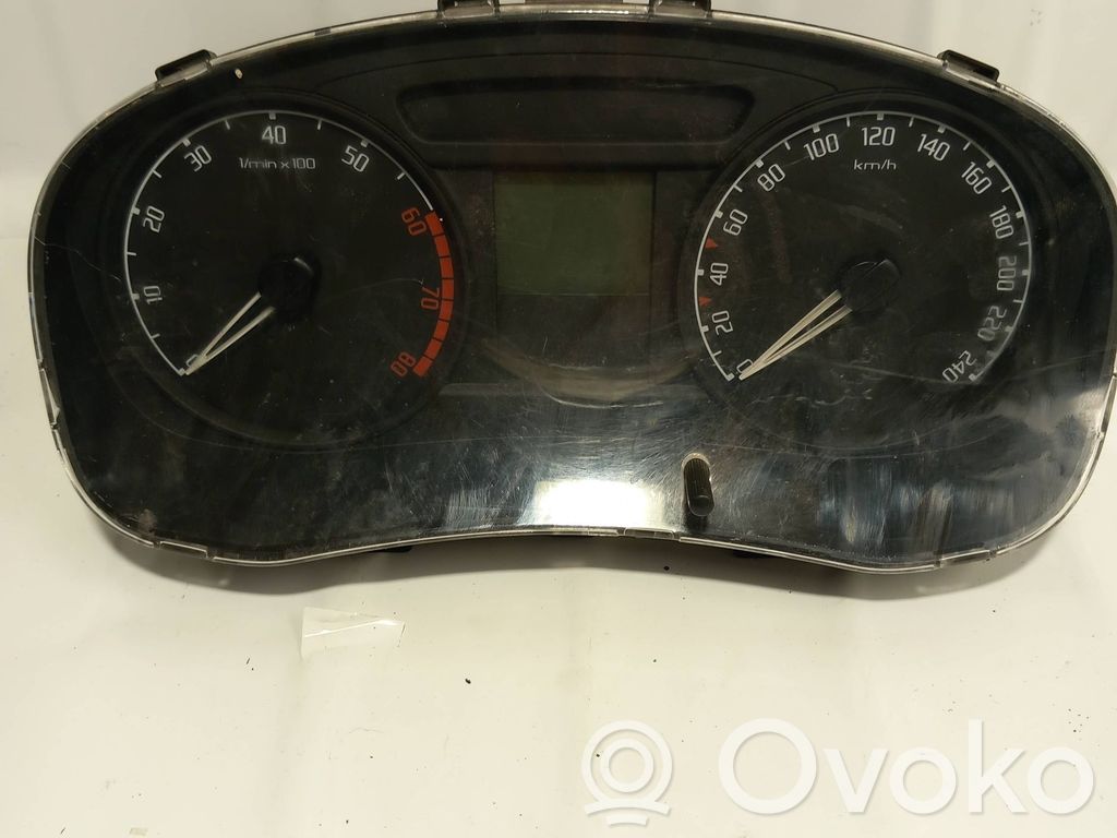 Skoda Fabia Mk2 (5J) Vitezometru (grup de instrumente) 