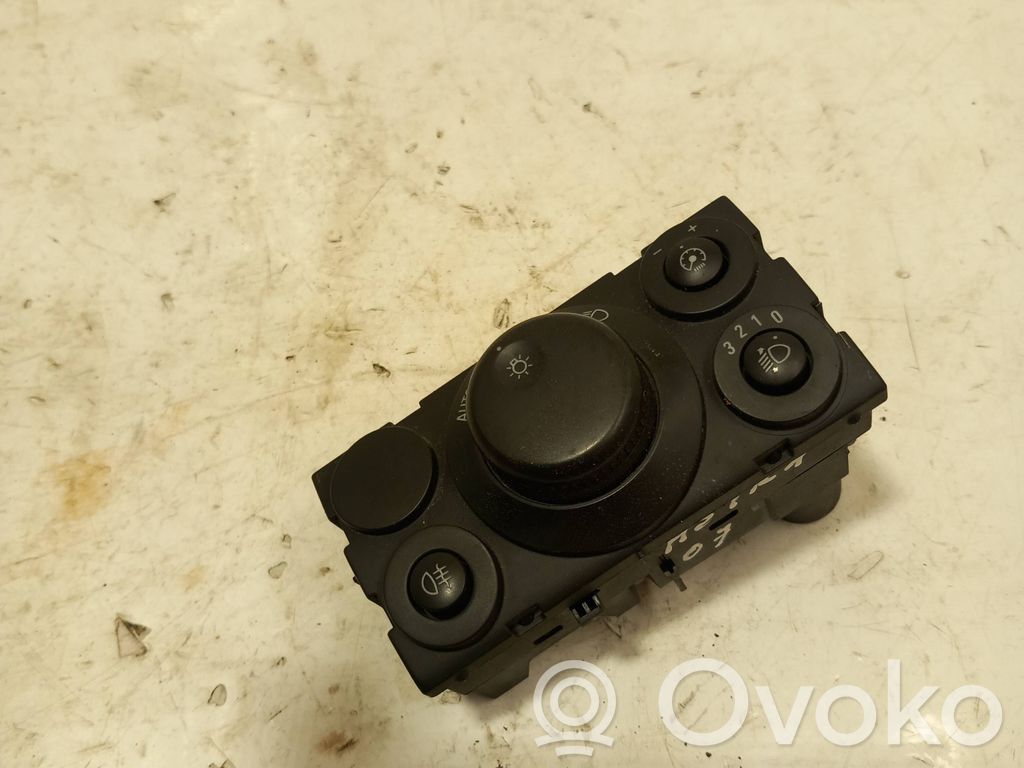 Opel Astra H Light switch 