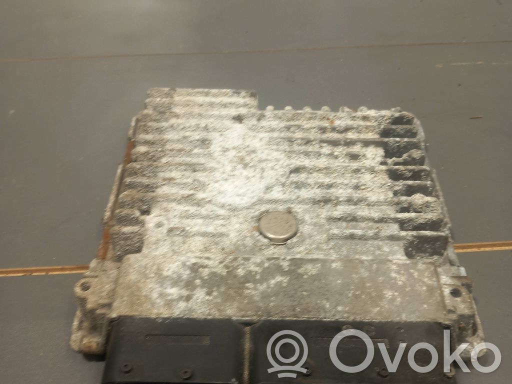Volkswagen Golf VI Engine control unit/module 