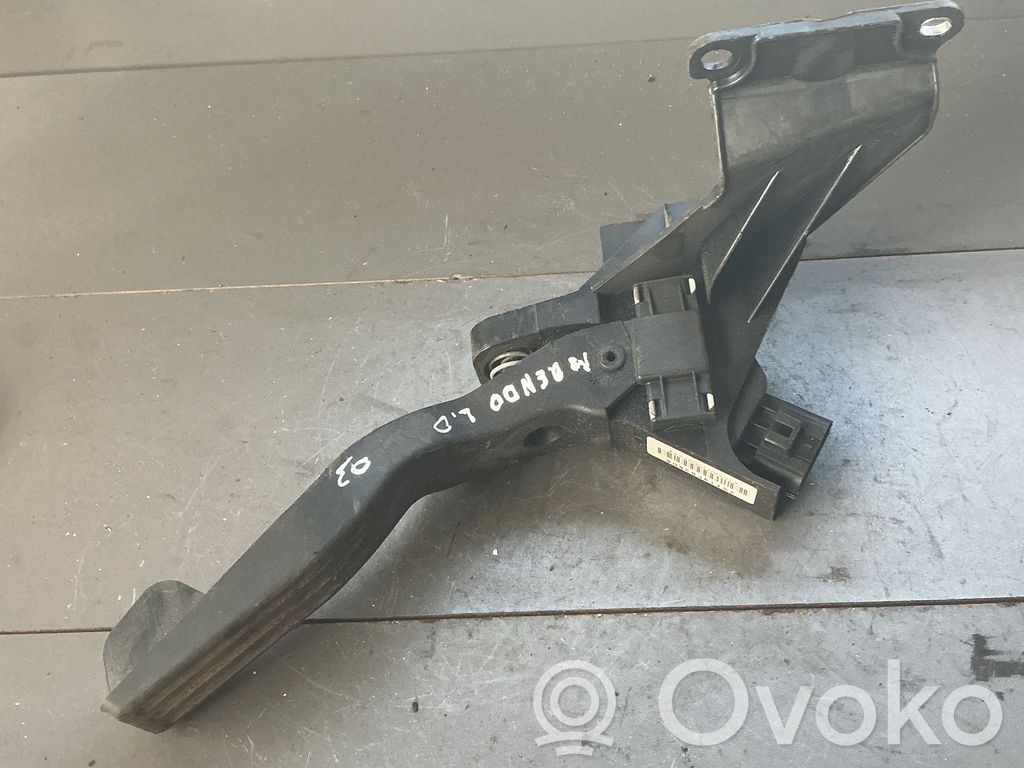 Ford Mondeo Mk III Accelerator throttle pedal 