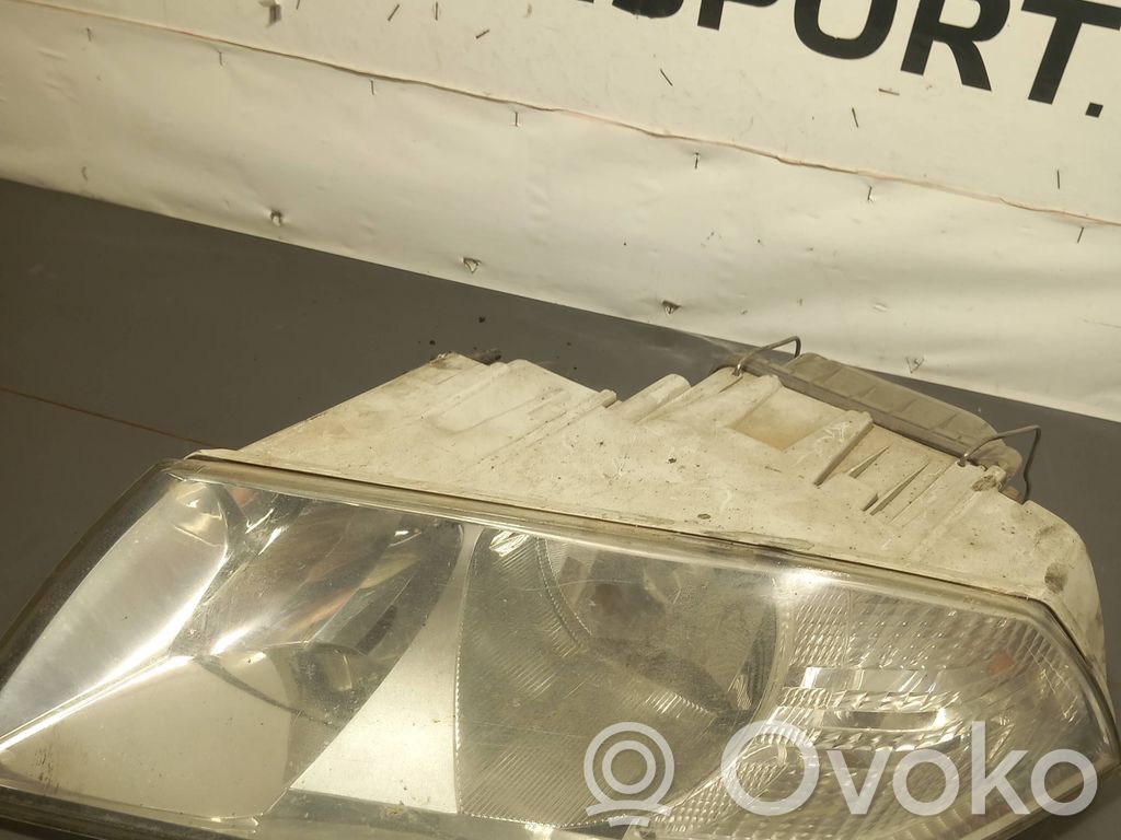 Skoda Octavia Mk2 (1Z) Lampa przednia 