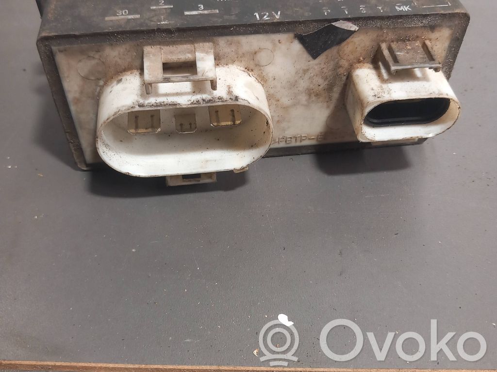 Volkswagen PASSAT B4 Sterownik / Moduł wentylatorów 