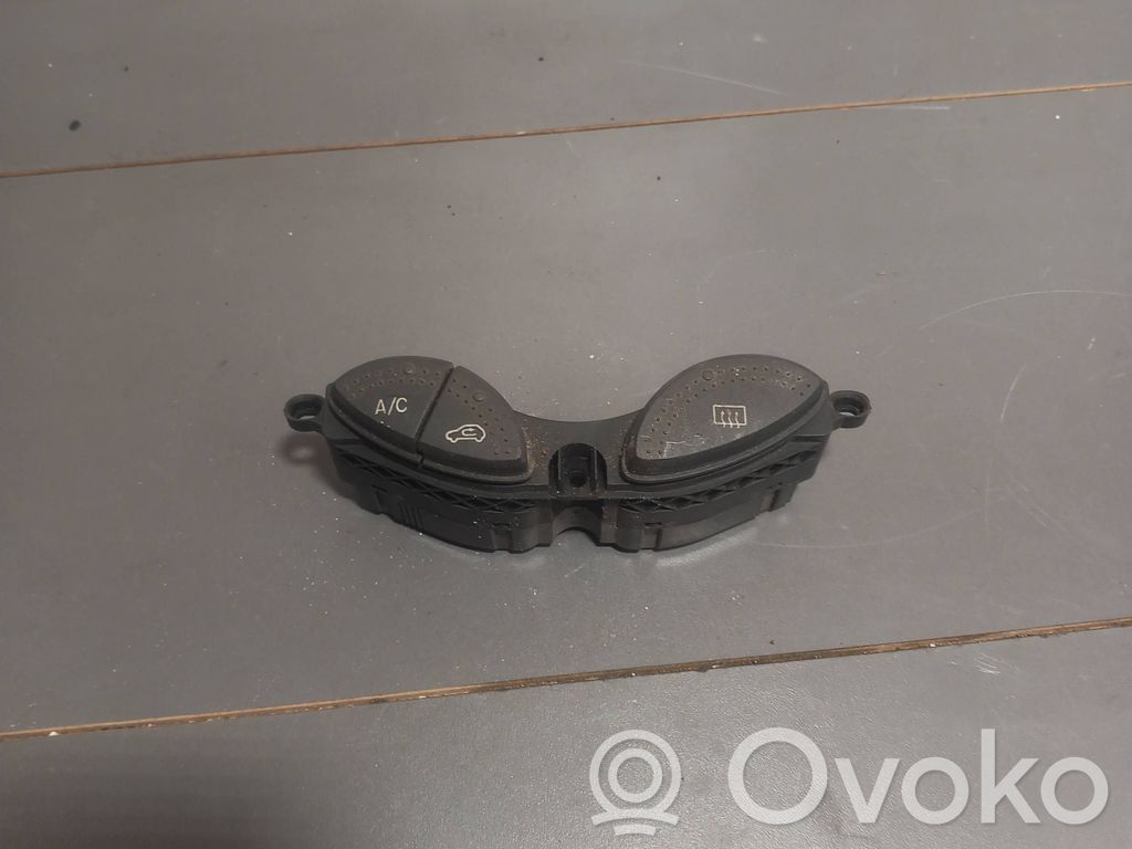 Ford Focus Windscreen/window heater switch 