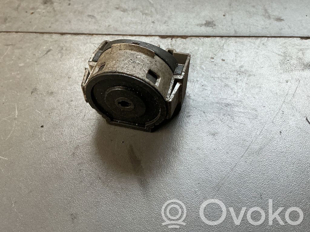 Ford Focus Virtalukon kytkin 