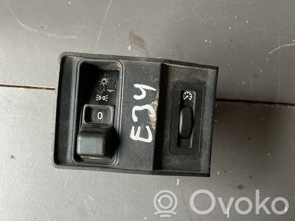 Light switch   1384005