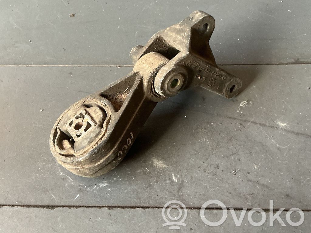 Ford Focus Engine mounting bracket 