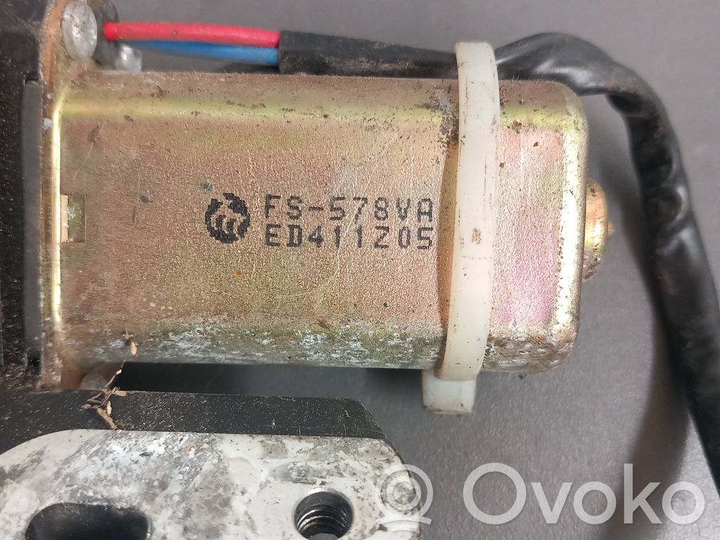 BMW 5 E39 Aizmugurējā pārsega slēdzene 