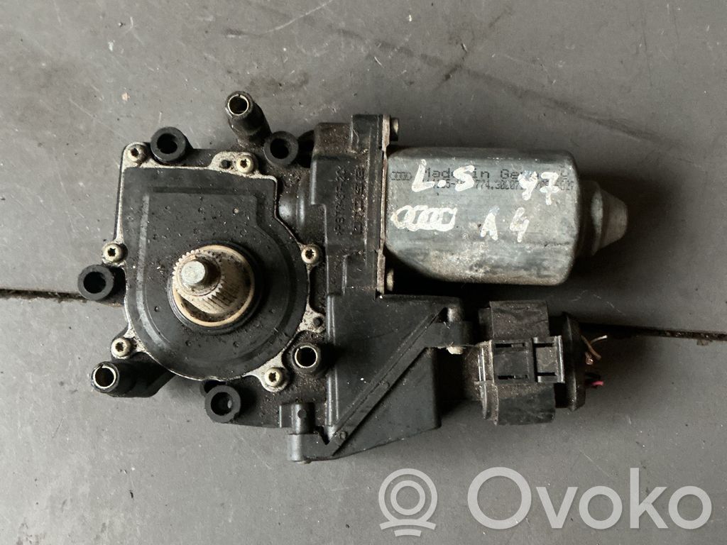 Audi A4 S4 B5 8D Silnik regulatora szyby drzwi przednich 