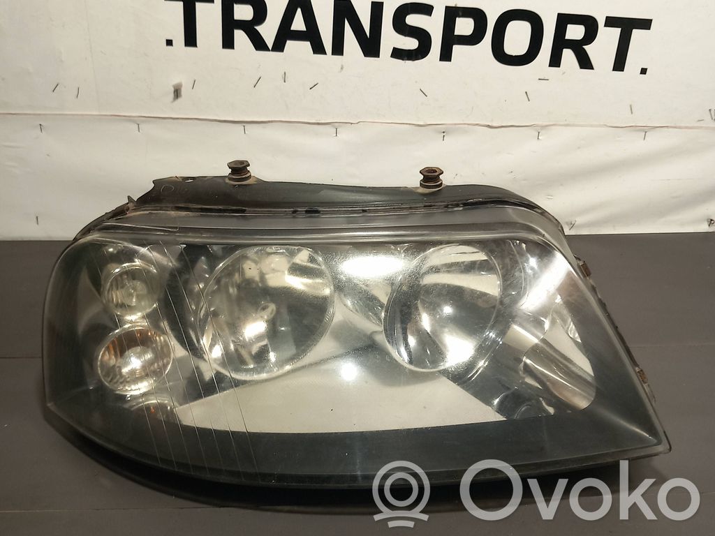 Volkswagen PASSAT B6 Lampa przednia 