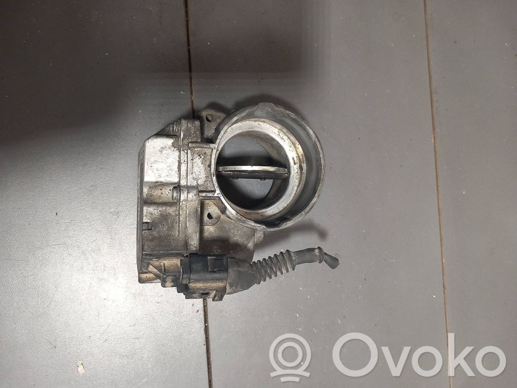 Audi A4 S4 B6 8E 8H Droselinė sklendė 