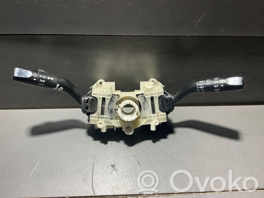 Mazda 323 F Commodo, commande essuie-glace/phare 