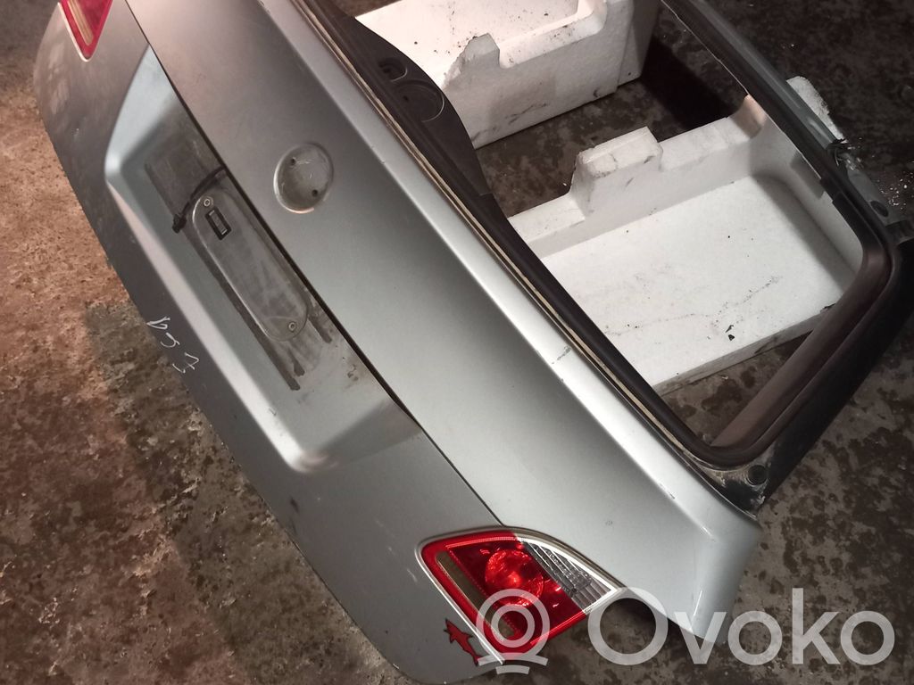 Galinis dangtis (bagažinės)   7130799