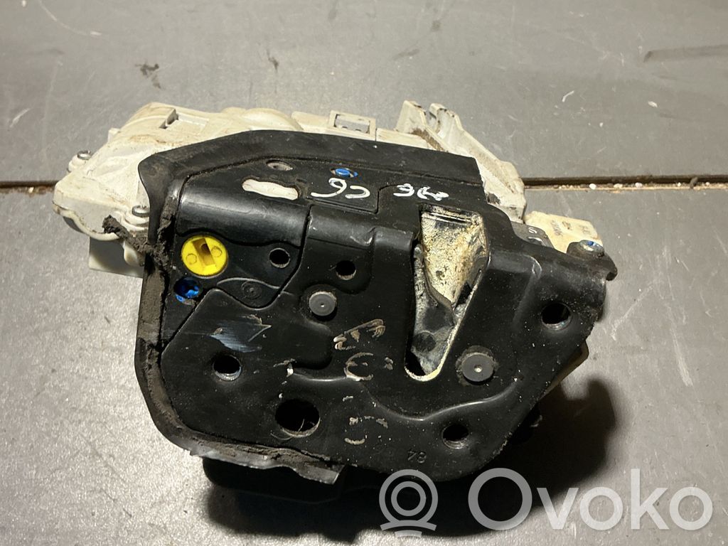 Audi A4 S4 B7 8E 8H Takaoven lukko 