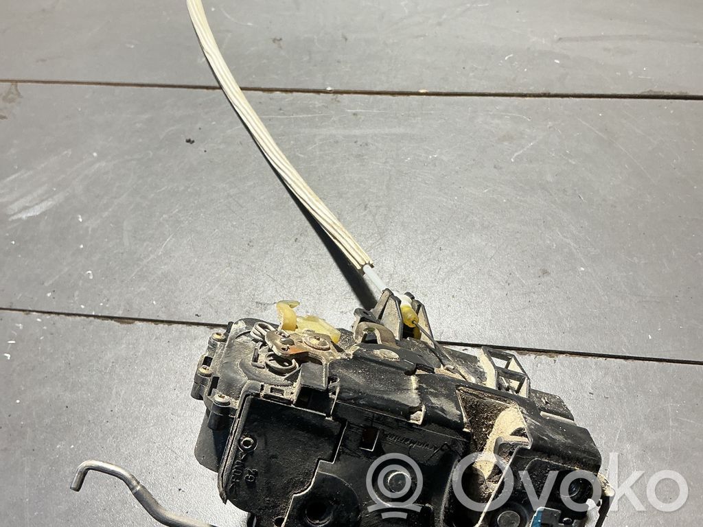 Audi A6 S6 C5 4B Etuoven lukko 