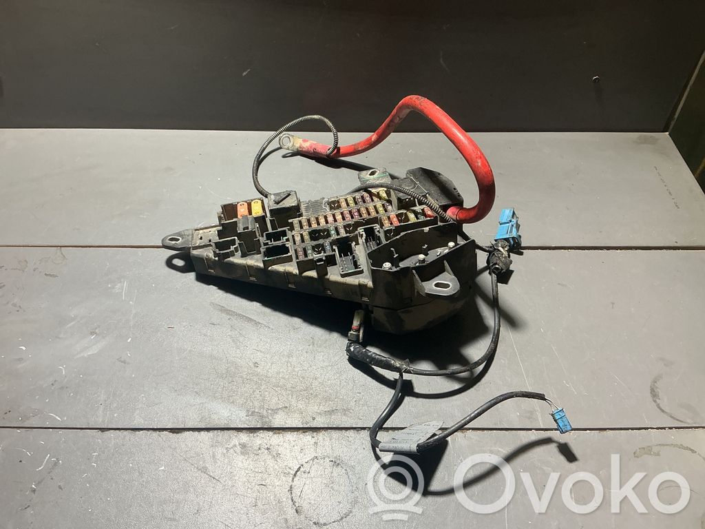 BMW 5 E60 E61 Juego de caja de fusibles 