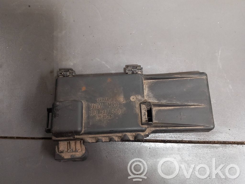 Volkswagen Golf IV Módulo de fusible 