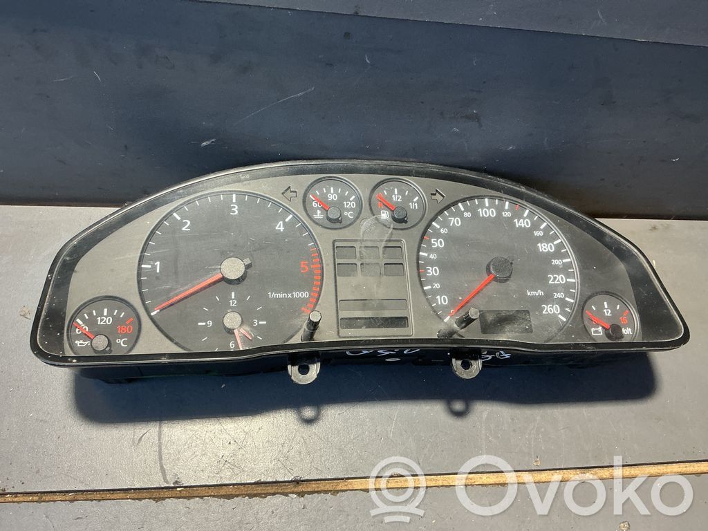 Audi A6 S6 C5 4B Spidometrs (instrumentu panelī) 