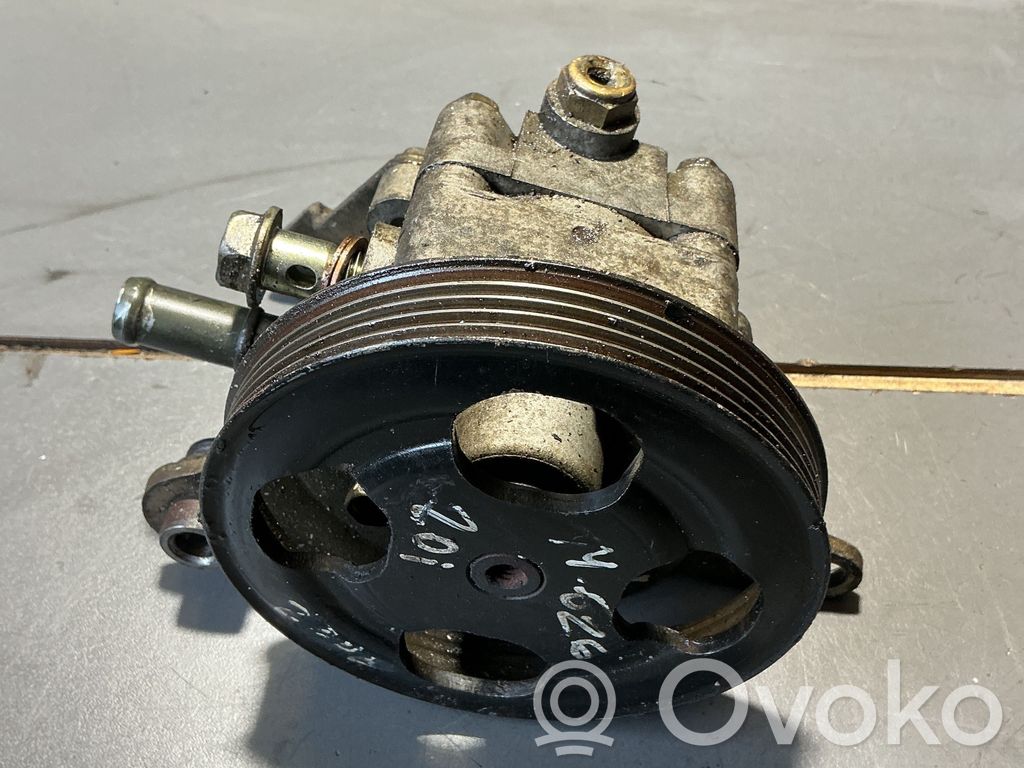Mazda 626 Ohjaustehostimen pumppu 
