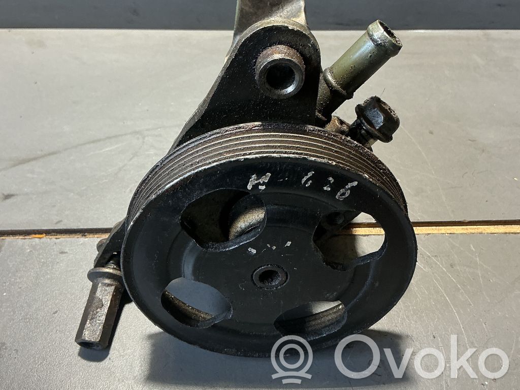Mazda 626 Ohjaustehostimen pumppu 