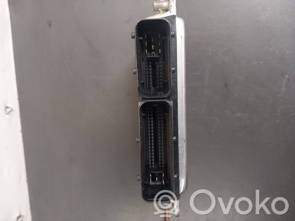 Volkswagen PASSAT B5 Engine control unit/module 