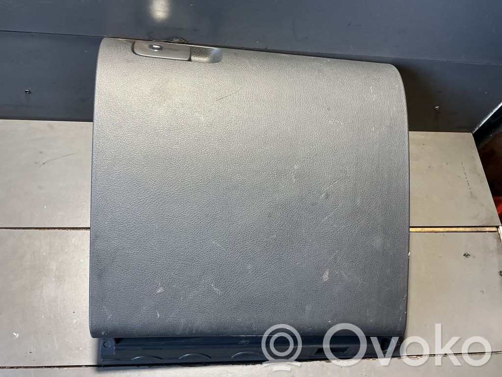 Volkswagen Golf Plus Glove box 