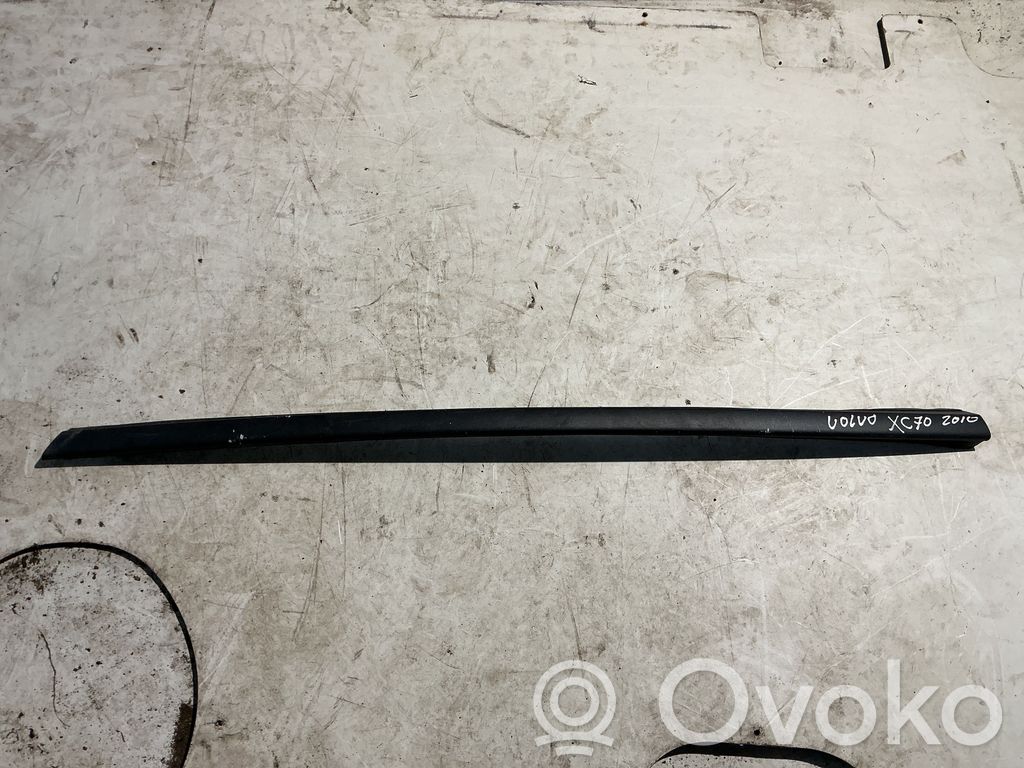 Volvo XC70 Tuulilasin lista 