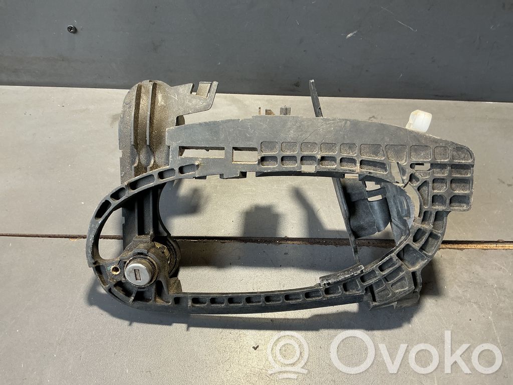 BMW 7 E65 E66 Etuoven ulkokahvan kehys 