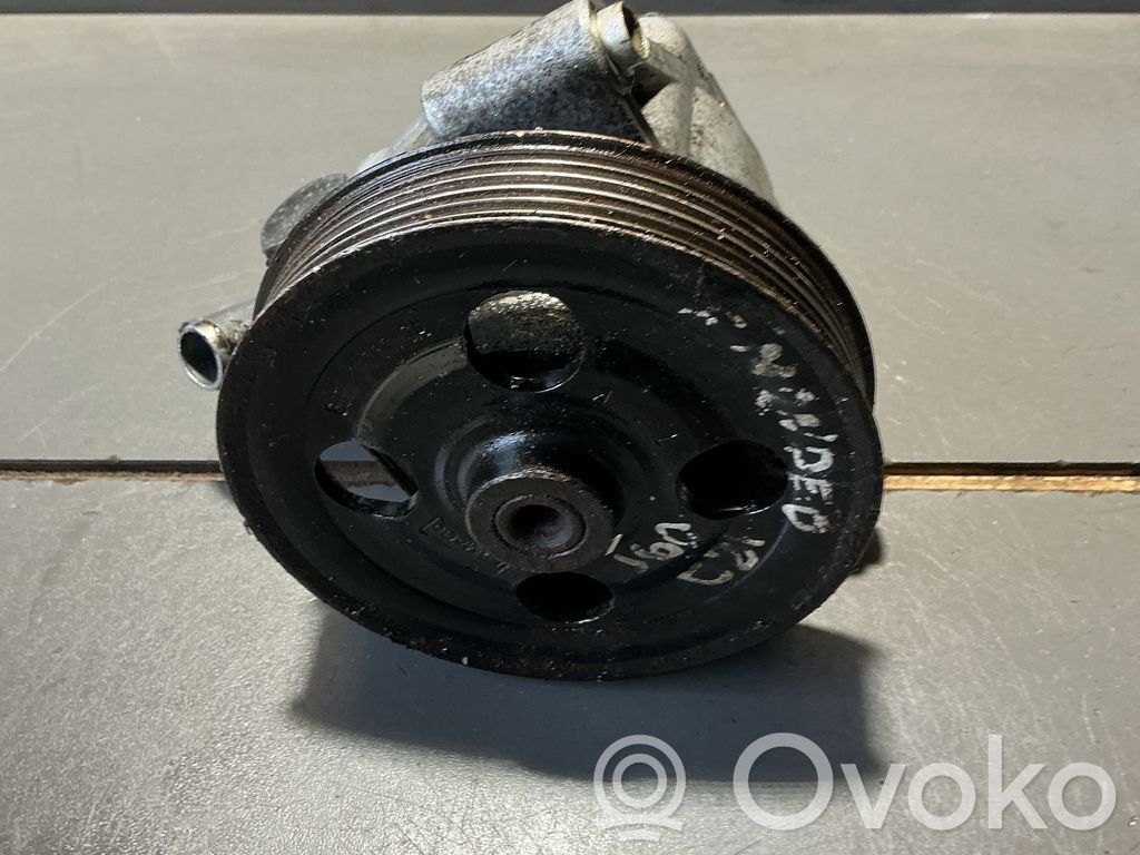 Ford Mondeo MK IV Vairo stiprintuvo siurblys 