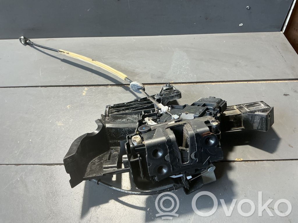 Ford Focus Aizmugurē slēdzene 