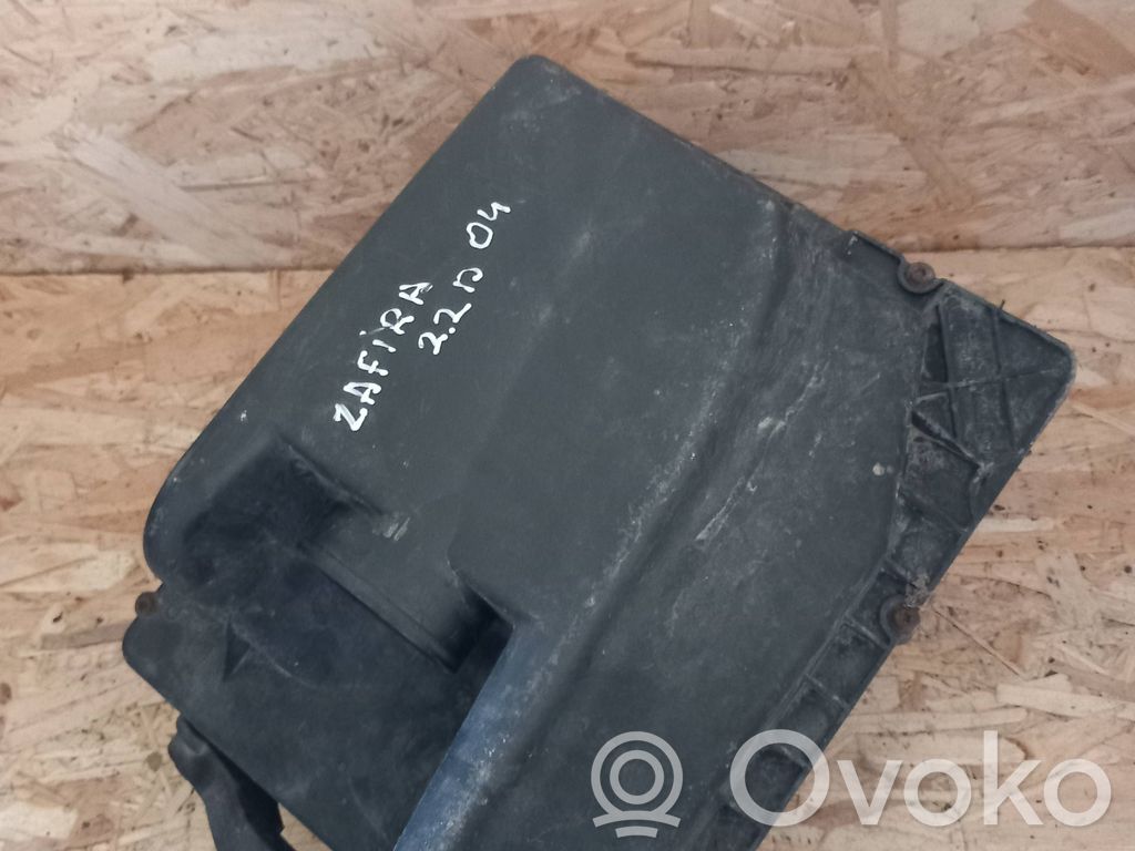 Opel Zafira A Caja del filtro de aire 