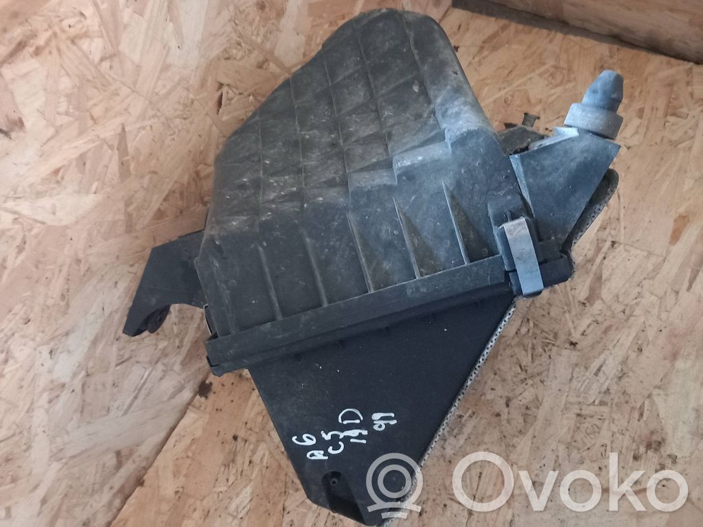 Volkswagen PASSAT B5 Luftfilterkasten 