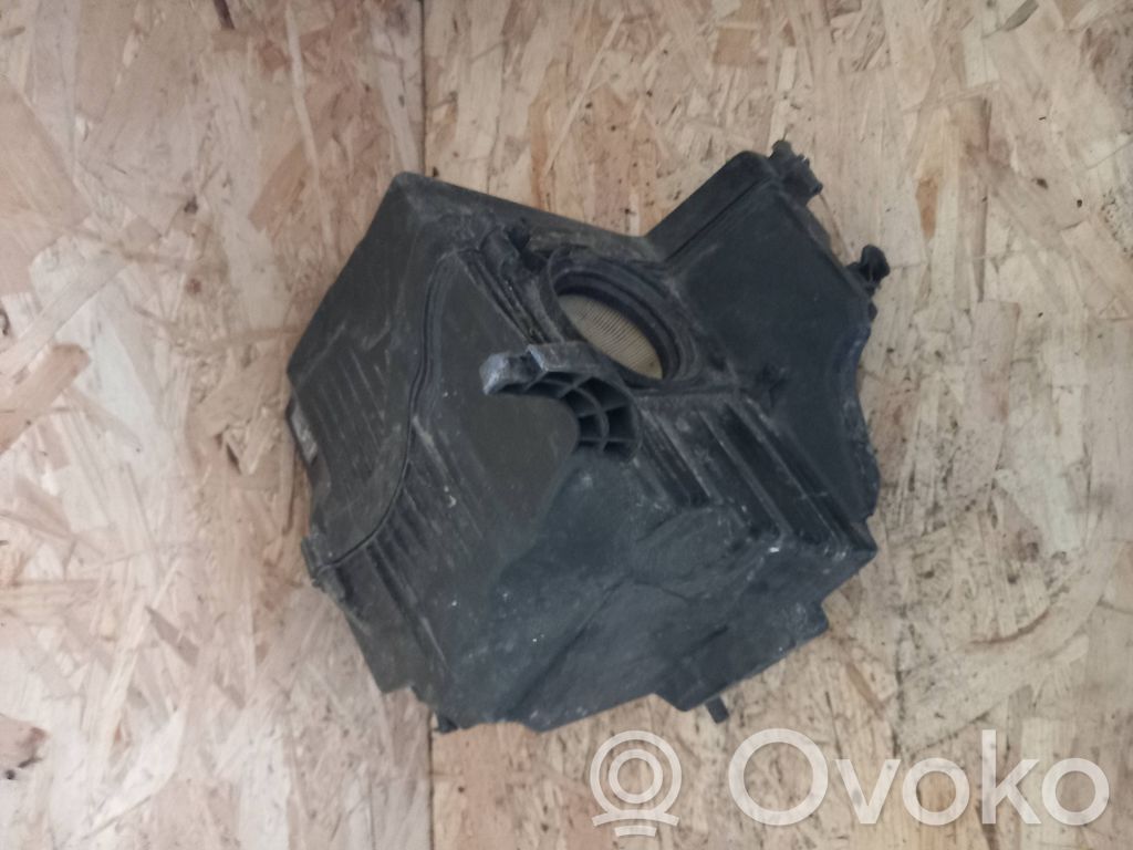 Mazda 5 Ilmansuodattimen kotelo 