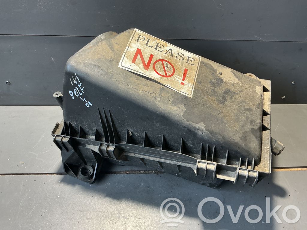 Volkswagen Golf IV Obudowa filtra powietrza 