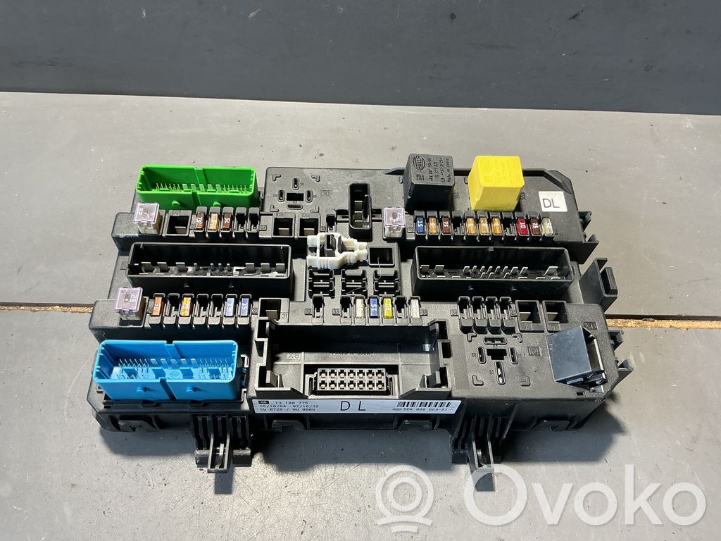 Opel Astra H Modul siguranțe 