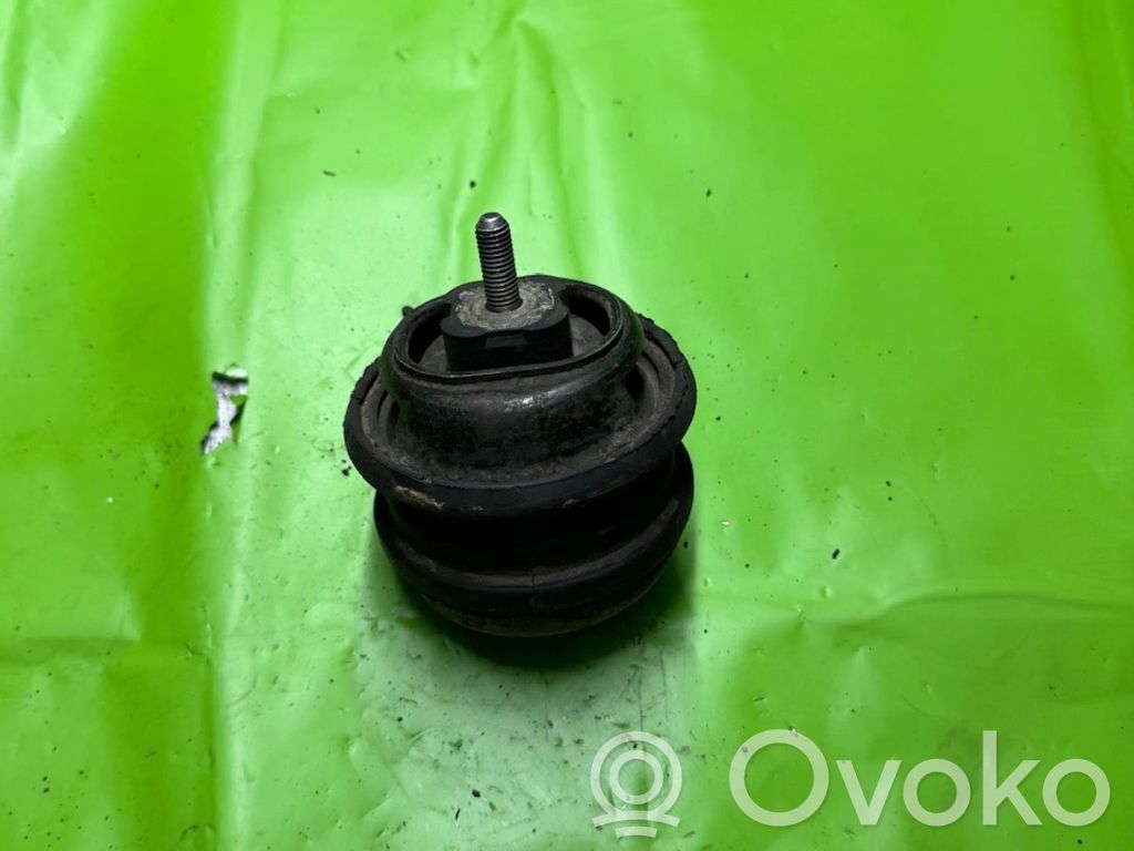 BMW 5 E39 Engine mount bracket 