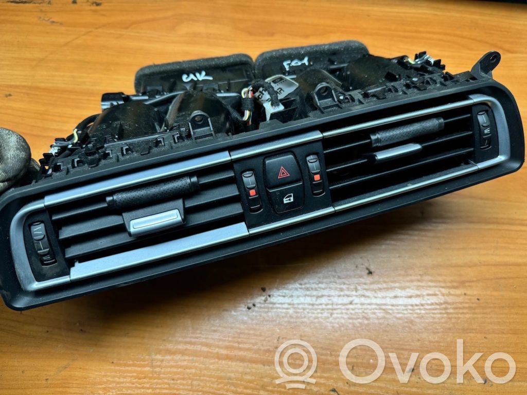 BMW 7 F01 F02 F03 F04 Dysze / Kratki środkowego nawiewu deski rozdzielczej 